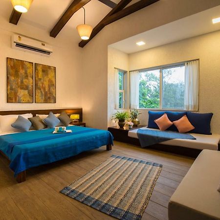 El Lodge By Stayvista - Pool, Lawn, And A Charming Gazebo For Your Perfect Getaway Lonavala Buitenkant foto
